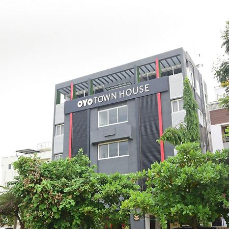 Отель Townhouse Airport Road Yelahanka Экстерьер фото