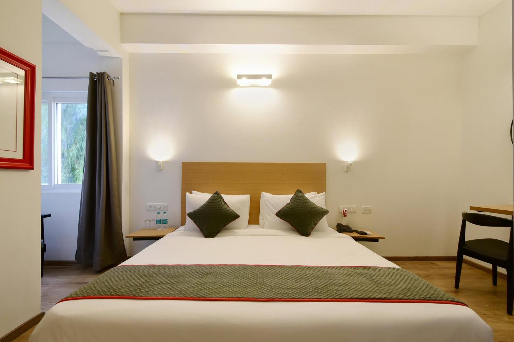 Отель Townhouse Airport Road Yelahanka Экстерьер фото