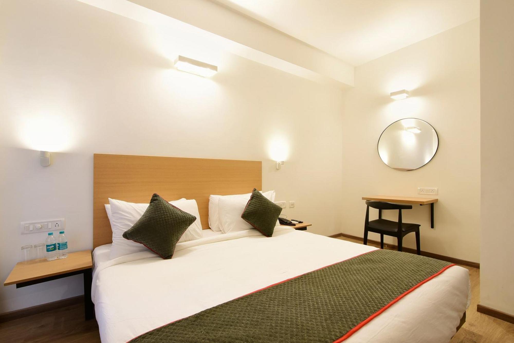 Отель Townhouse Airport Road Yelahanka Экстерьер фото