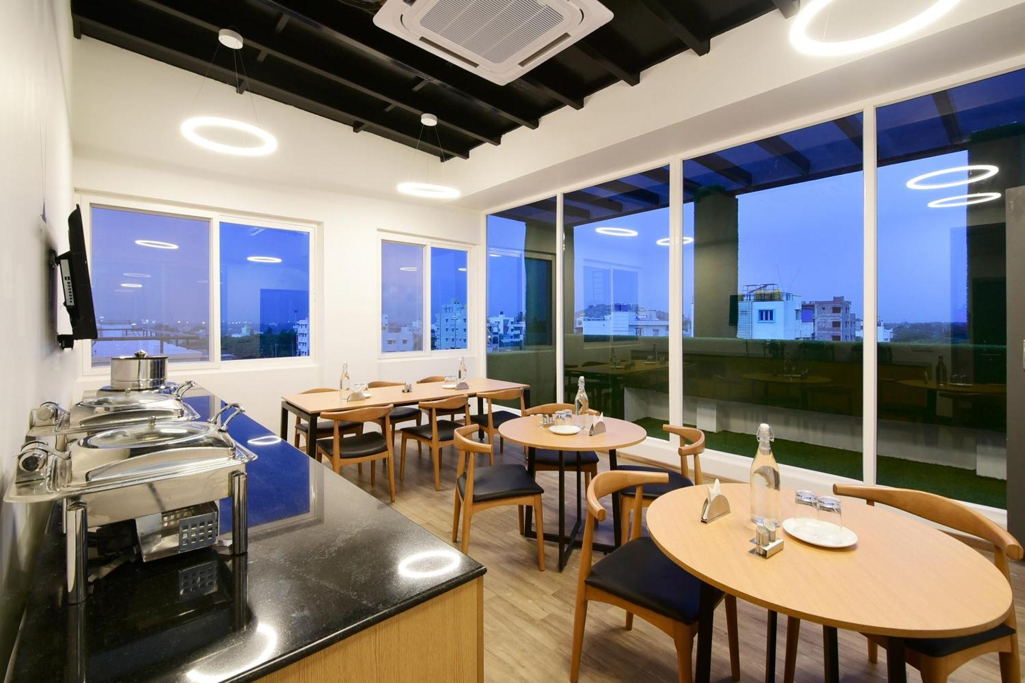 Отель Townhouse Airport Road Yelahanka Экстерьер фото
